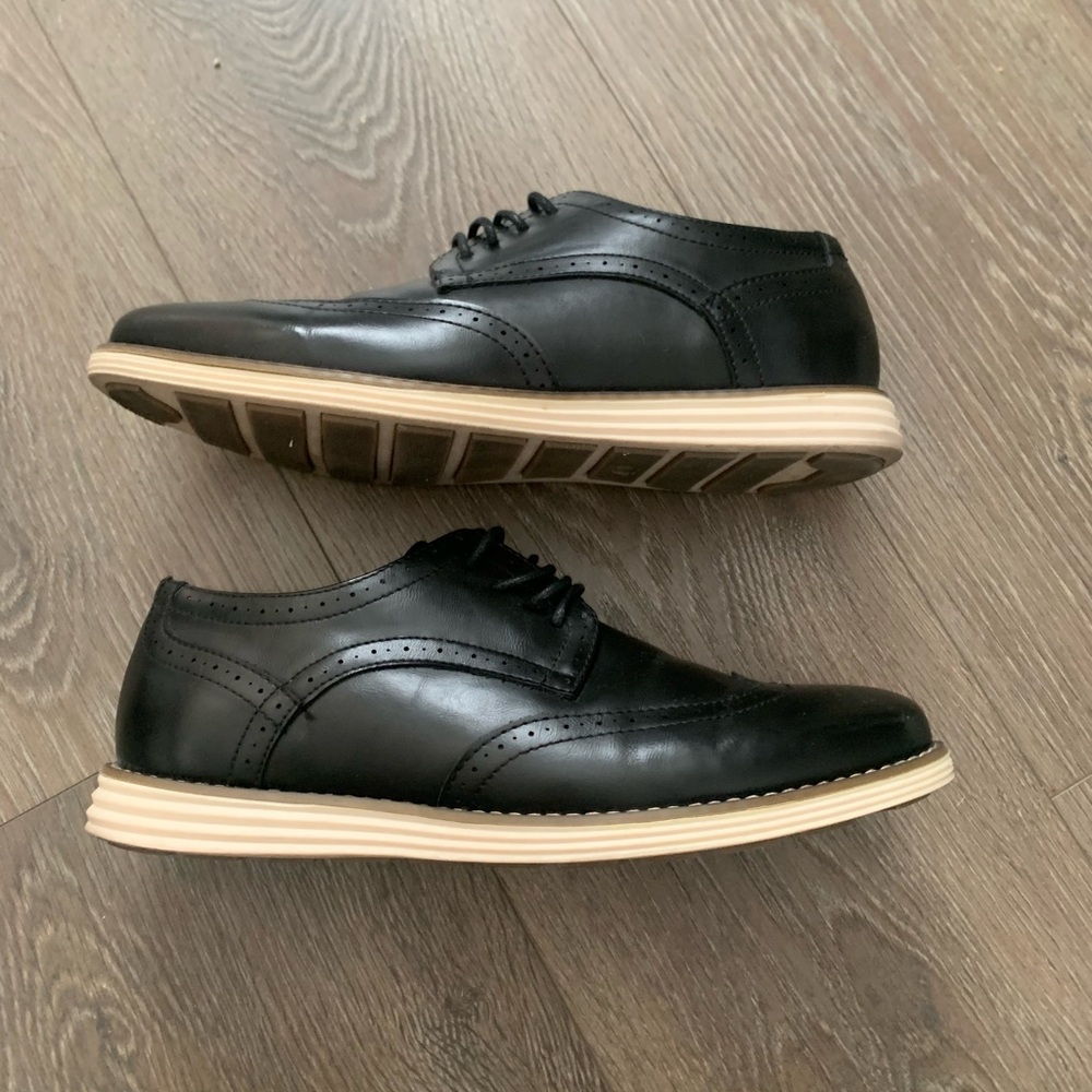 Dress shoes